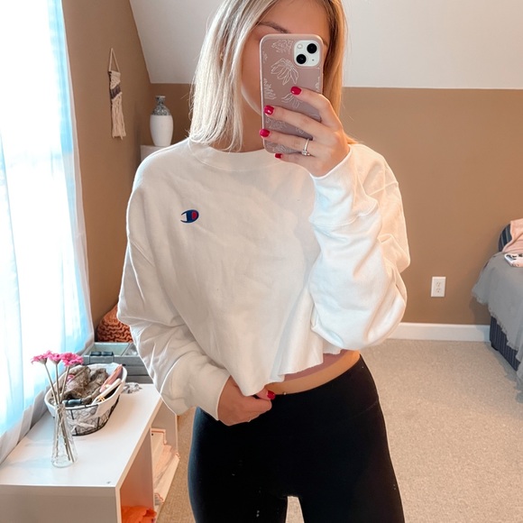 Champion Tops - NWT Champion White Cropped Crewneck Medium